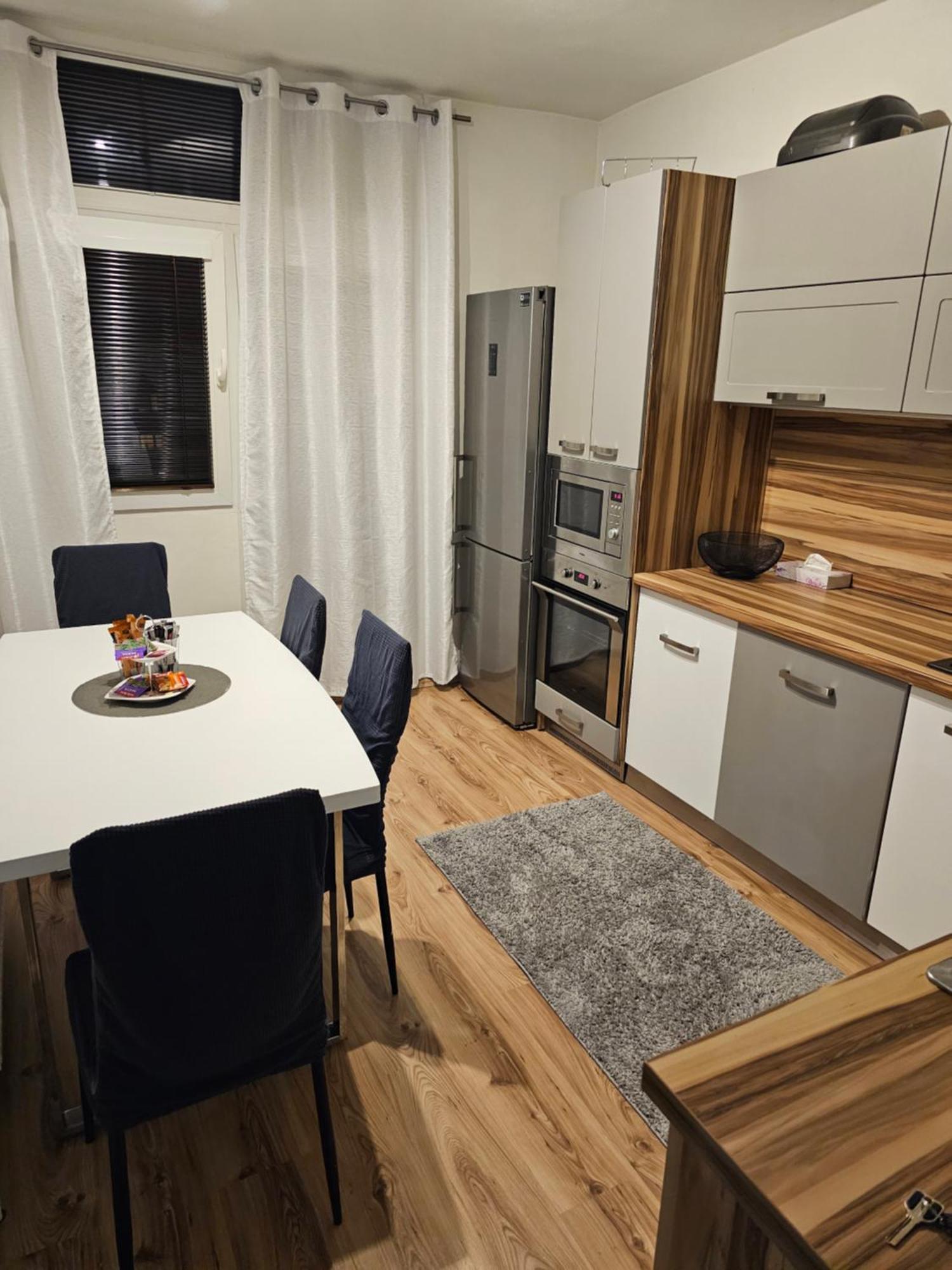 3 Izbovy Byt Appartement Prievidza Buitenkant foto